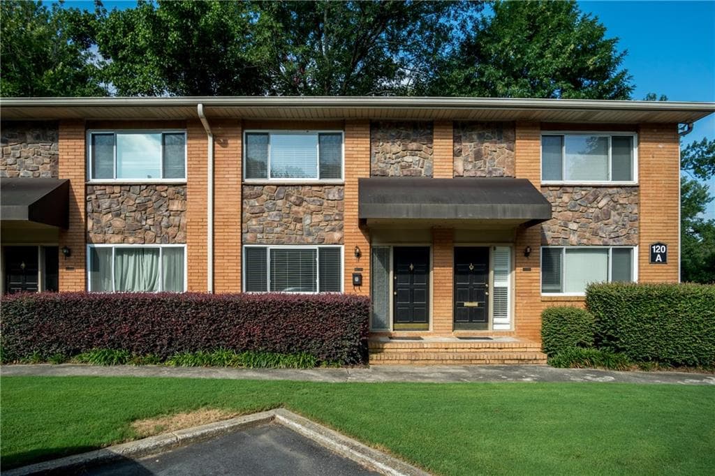 2 bedroom, 2 bathroom, 1,036 sq ft condominium sold at 120 Biscayne Drive A5, Atlanta, GA 30309