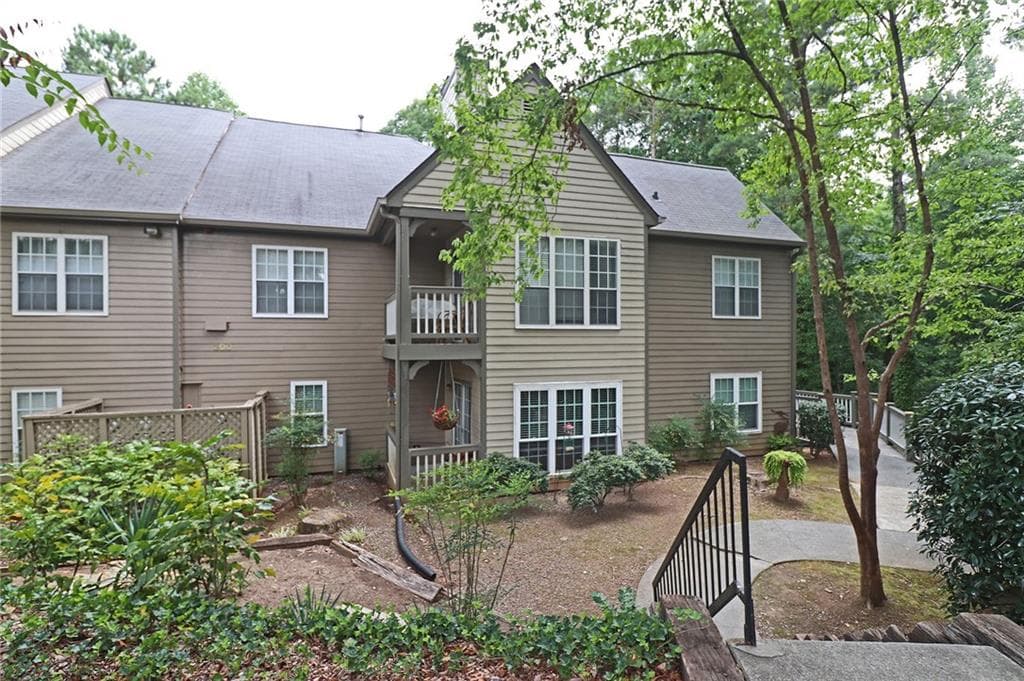 2 bedroom, 2 bathroom, 1,229 sq ft condominium sold at 306 Mill Pond Court, Smyrna, GA 30082