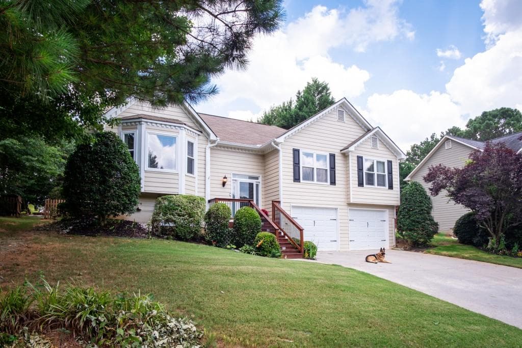 4 bedroom, 3 bathroom, 2,204 sq ft single family residence sold at 408 Hearthstone Way, Woodstock, GA 30189
