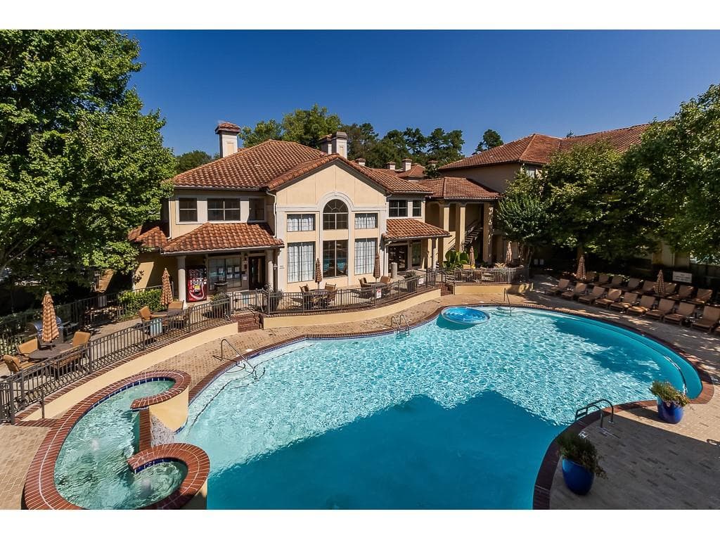 2 bedroom, 2 bathroom, 1,026 sq ft condominium sold at 3777 Peachtree Road 1414, Brookhaven, GA 30319