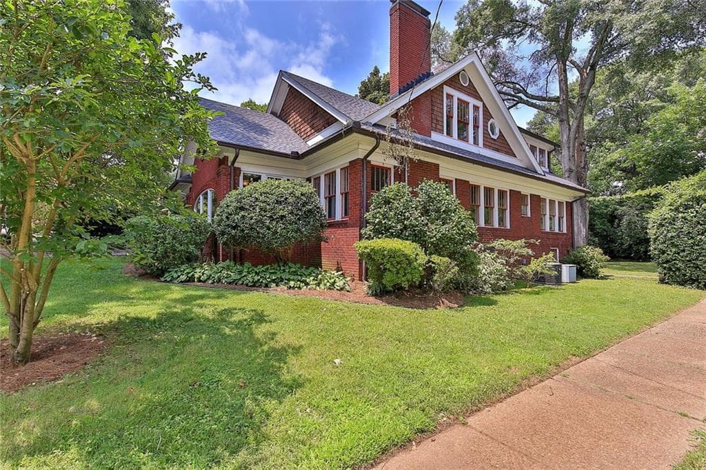 5 bedroom, 4 bathroom, 2,268 sq ft single family residence sold at 1048 LANIER Boulevard, Atlanta, GA 30306