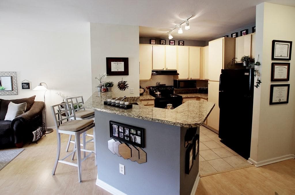 1 bedroom, 1 bathroom, 646 sq ft condominium sold at 821 RALPH MCGILL Boulevard 3317, Atlanta, GA 30306