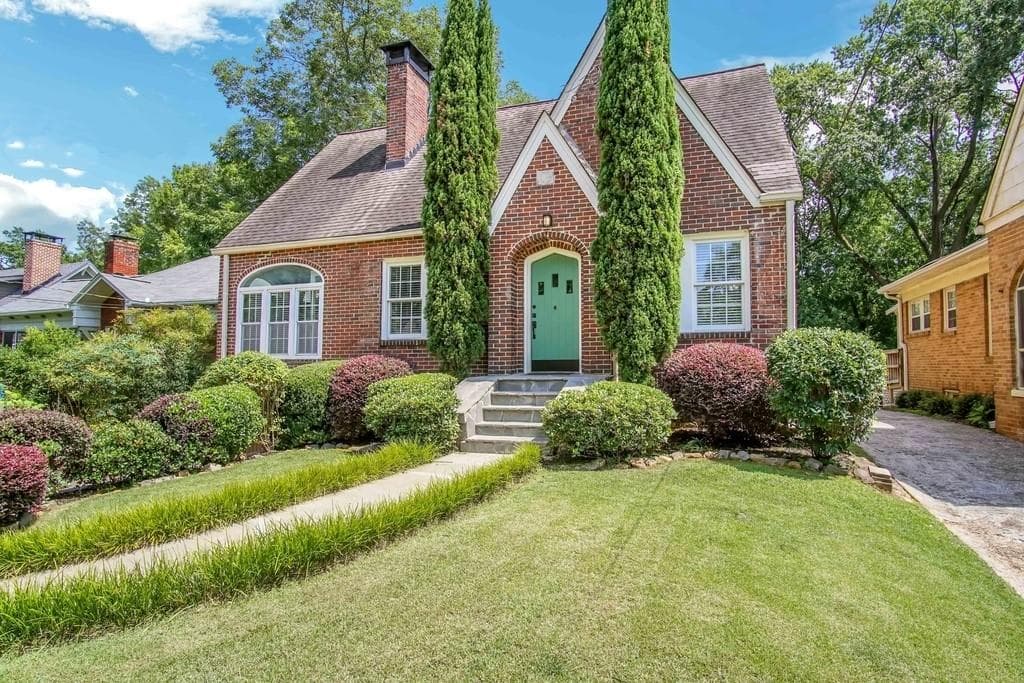 3 bedroom, 2 bathroom, 1,840 sq ft single family residence sold at 2077 McLendon Avenue, Atlanta, GA 30307