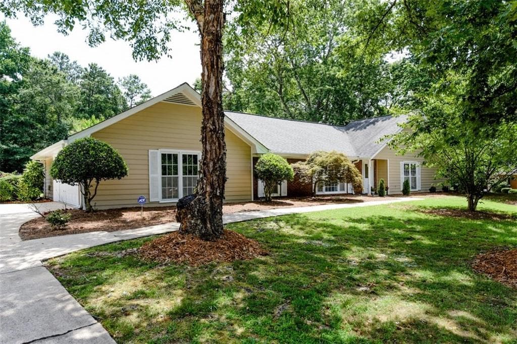 3 bedroom, 2 bathroom, 2,215 sq ft single family residence sold at 645 Saddle Creek Circle, Roswell, GA 30076