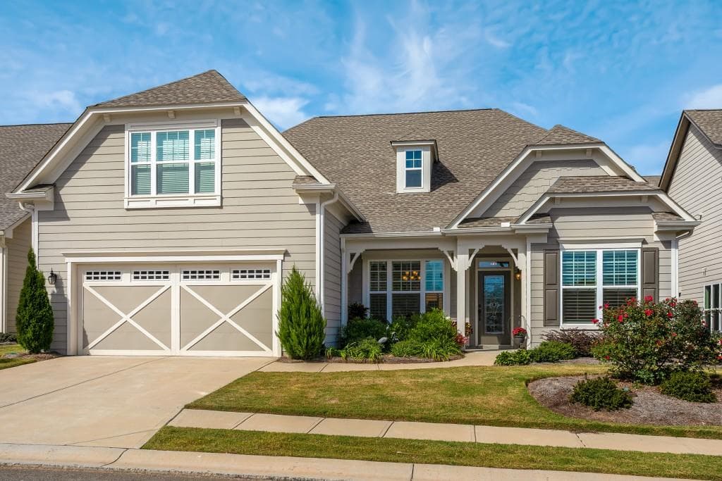 3 bedroom, 3 bathroom, 2,772 sq ft single family residence sold at 4030 Lavender Point, Gainesville, GA 30504