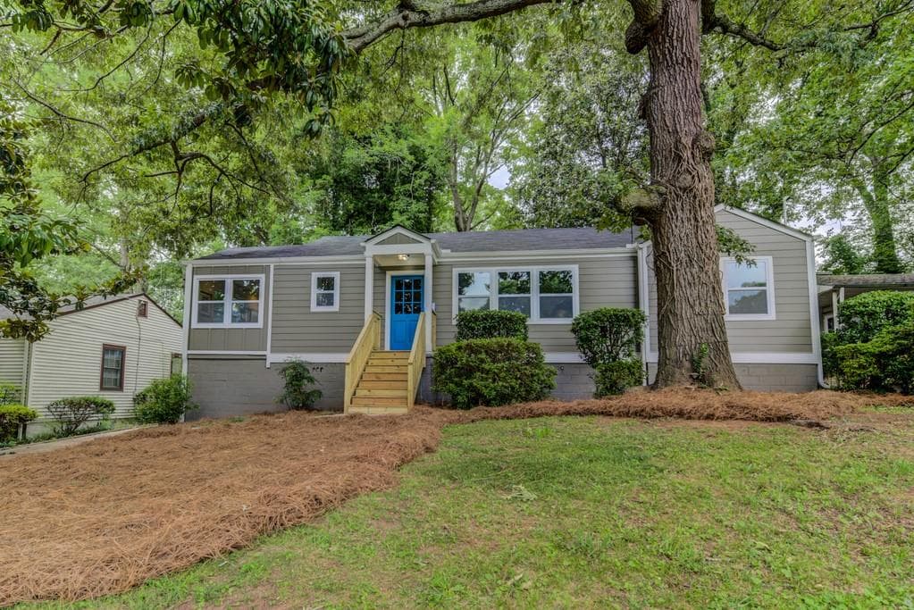3 bedroom, 2 bathroom, 1,300 sq ft single family residence sold at 826 BURCHILL Street, Atlanta, GA 30310