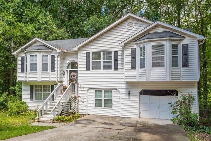 1560 Royale Castle Drive, Lawrenceville, GA 30043 — most recent listing photo