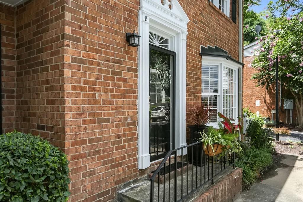 6520 Roswell Road #8, Atlanta, GA 30328 — most recent listing photo