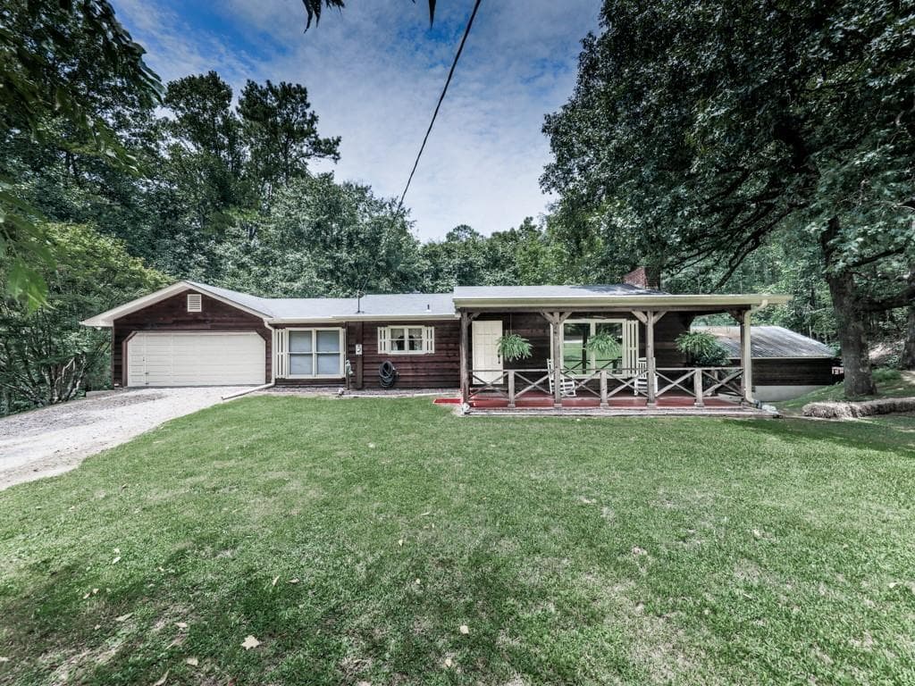 2 bedroom, 2 bathroom, 3,002 sq ft single family residence sold at 1977 Hardman Lane, Woodstock, GA 30188