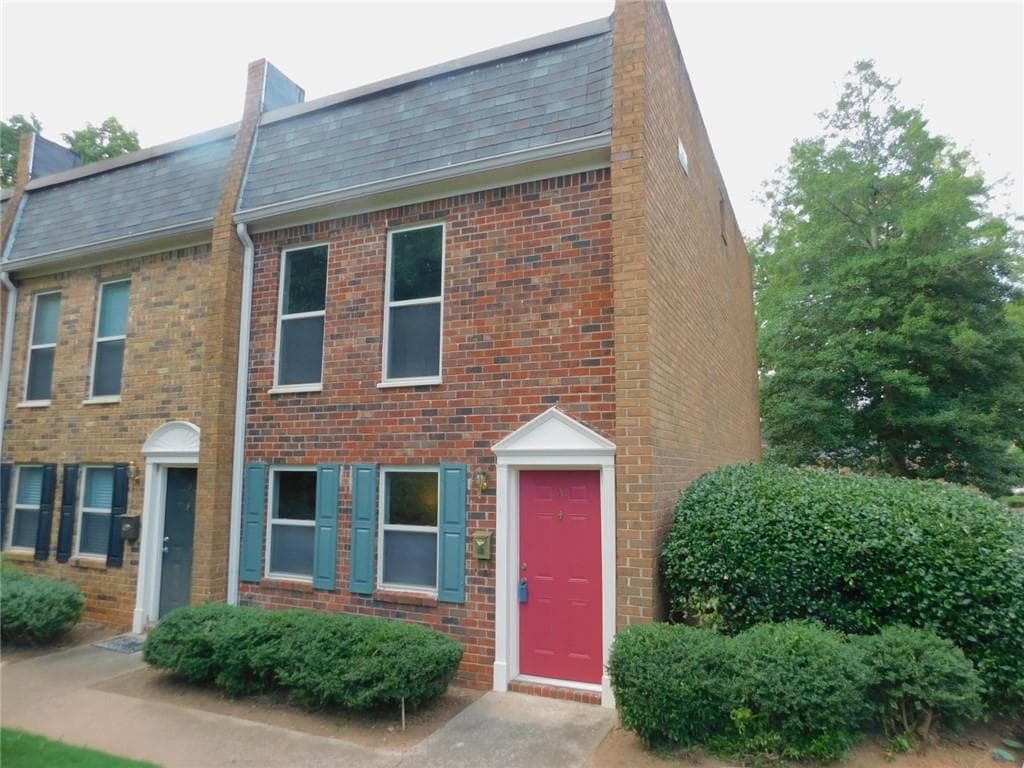 125 N River Drive A, Atlanta, GA 30350 — most recent listing photo