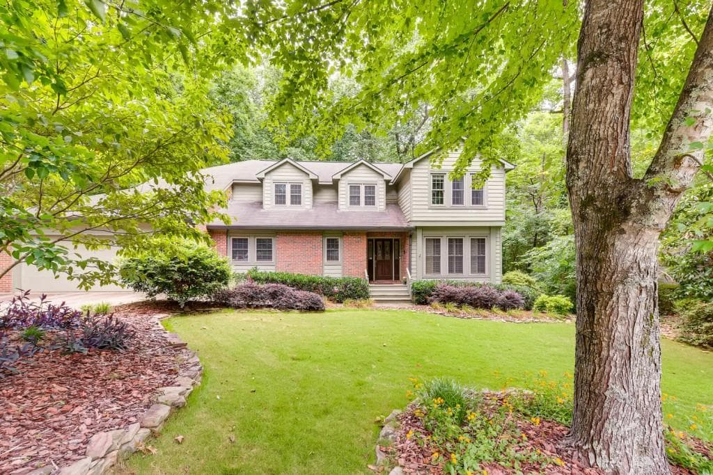 4 bedroom, 3 bathroom, 2,684 sq ft single family residence sold at 3525 Evans Ridge Drive, Chamblee, GA 30341