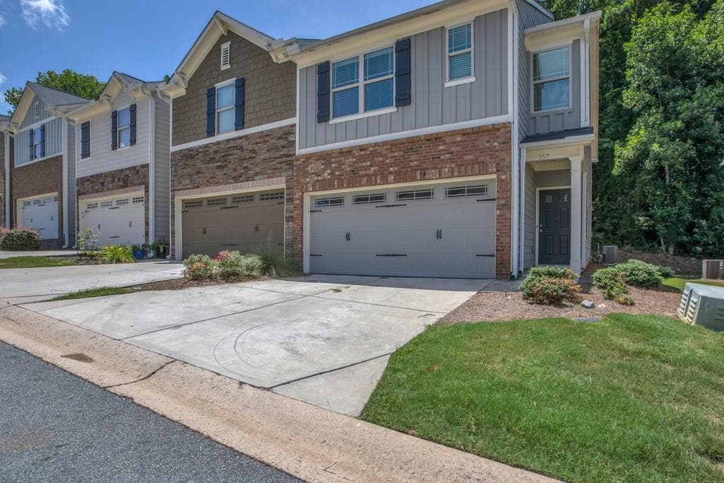 3 bedroom, 3 bathroom, 1,706 sq ft townhouse sold at 167 Townview Drive, Woodstock, GA 30189