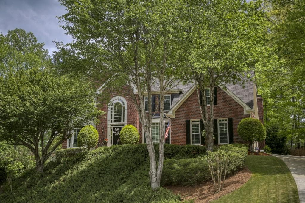 5 bedroom, 5 bathroom, 4,589 sq ft single family residence sold at 3965 Brookline Drive, Alpharetta, GA 30022