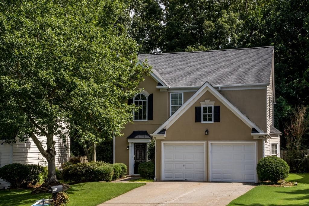 4 bedroom, 3 bathroom, 1,748 sq ft single family residence sold at 2047 Crestview Way, Woodstock, GA 30188