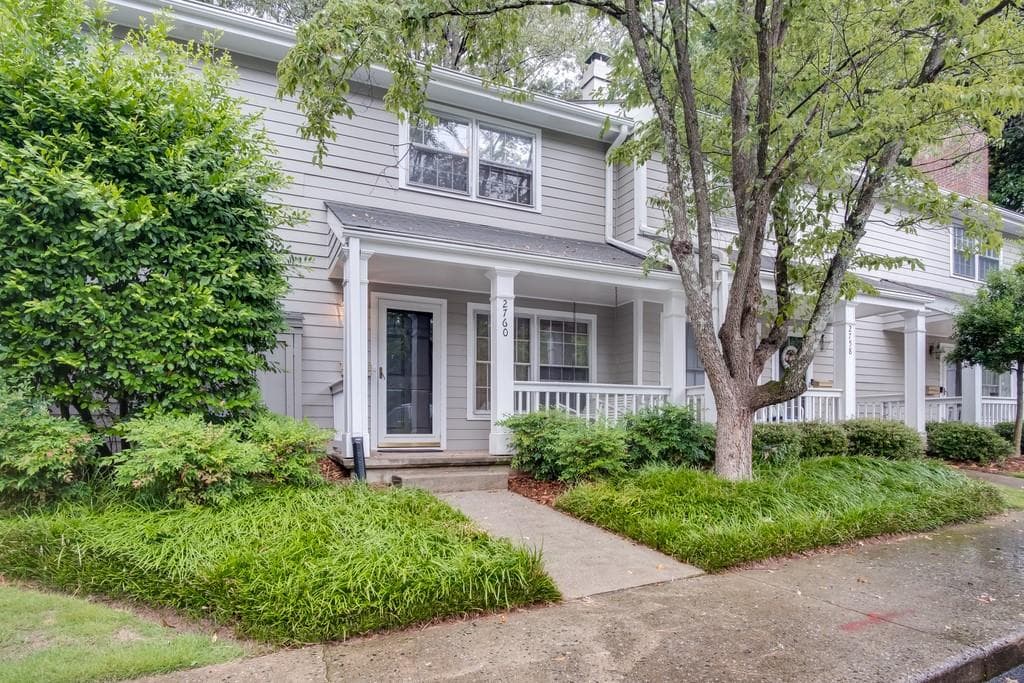 2760 Farmstead Road, Smyrna, GA 30080 — most recent listing photo