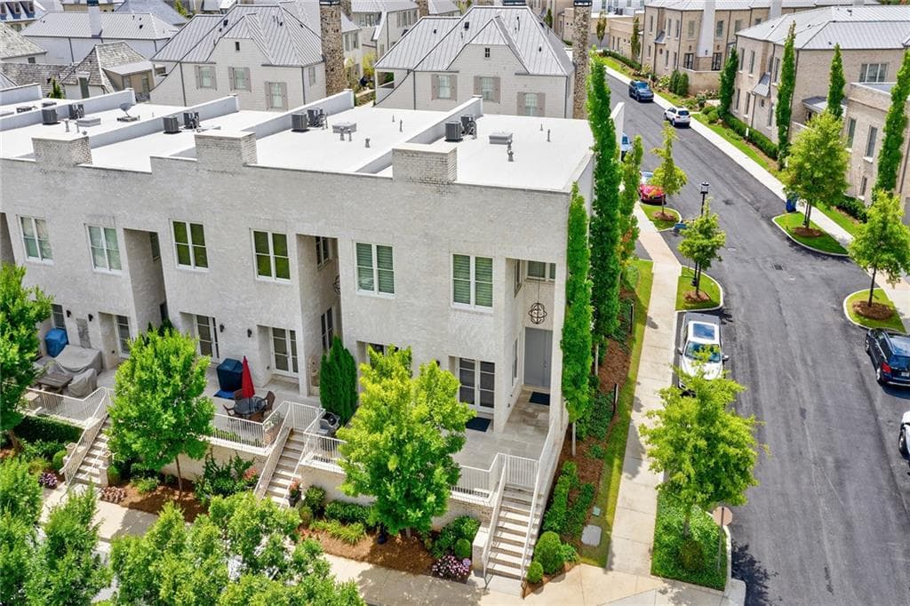 3 bedroom, 4 bathroom, 2,940 sq ft townhouse sold at 882 3rd Street, Alpharetta, GA 30009