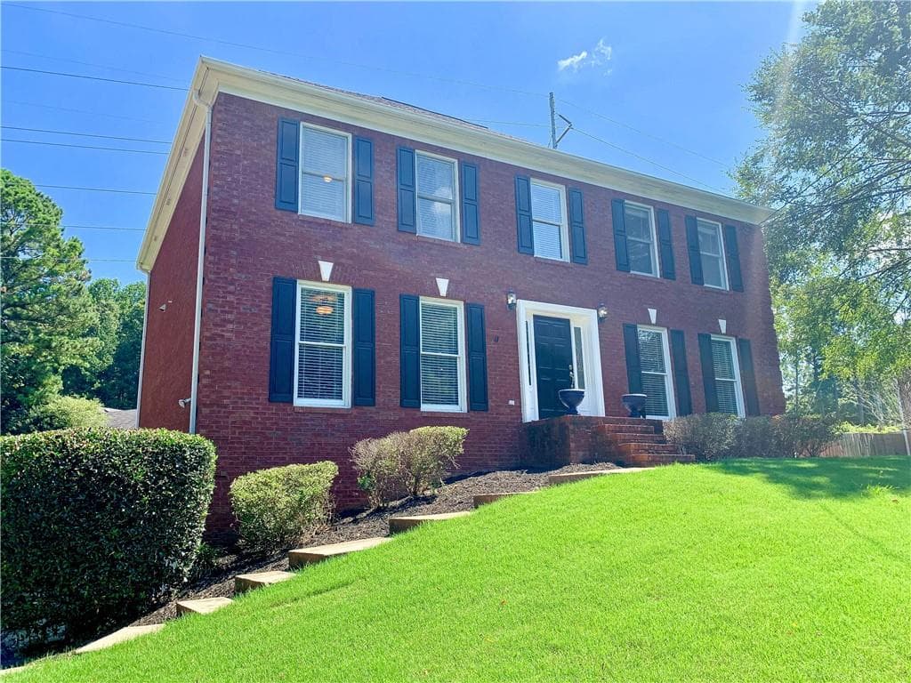 4 bedroom, 3 bathroom, 3,000 sq ft single family residence sold at 1658 Stony Creek Way, Lilburn, GA 30047