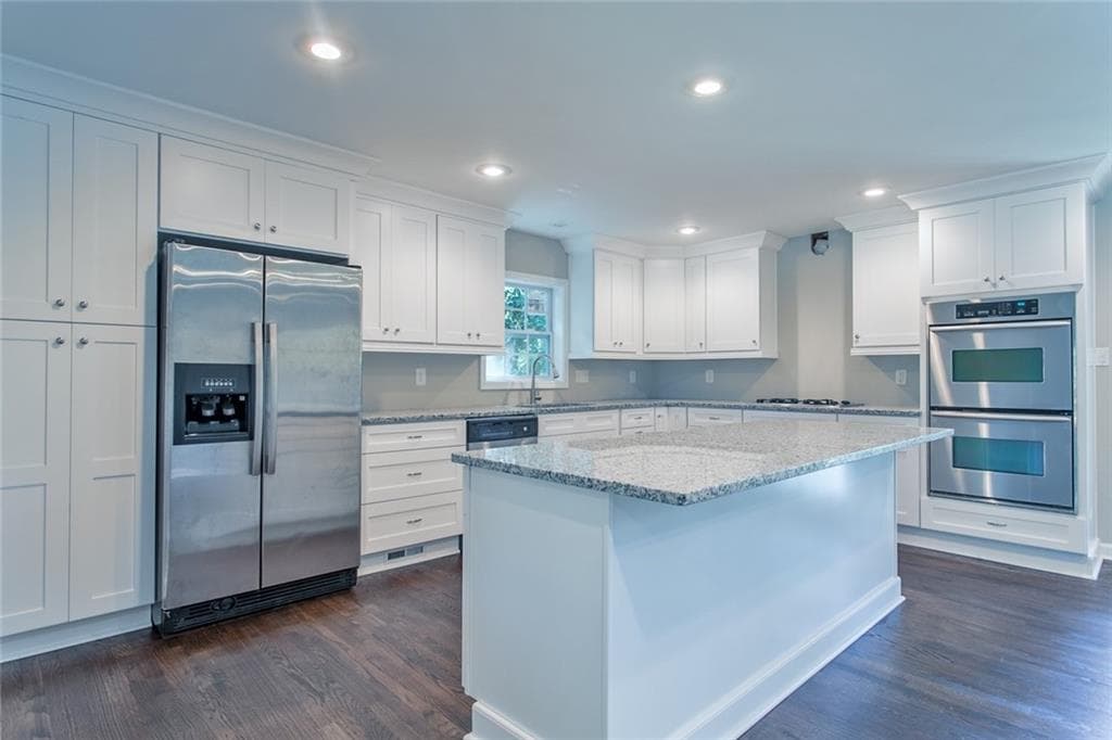 3 bedroom, 2 bathroom, 1,168 sq ft single family residence sold at 2943 Larchmont Court, Atlanta, GA 30318