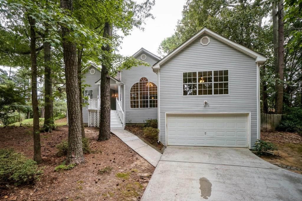 2869 Brooks Drive, Snellville, GA 30078 — most recent listing photo