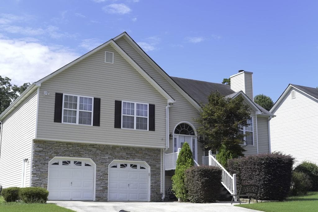 5 bedroom, 3 bathroom, 2,568 sq ft single family residence sold at 64 Williamsburg Drive, Dallas, GA 30157