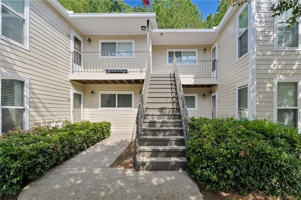4001 Lake Pointe Circle, Roswell, GA 30075 — most recent listing photo