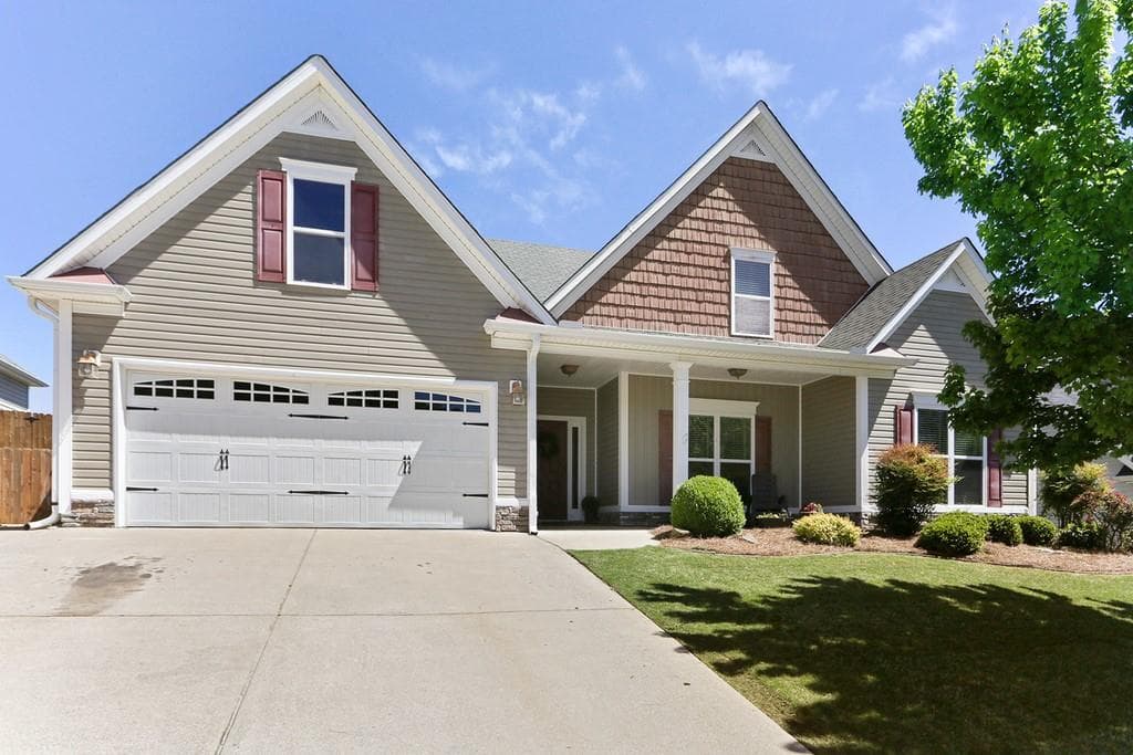 4 bedroom, 3 bathroom, 2,676 sq ft single family residence sold at 301 Oscar Way, Dallas, GA 30132