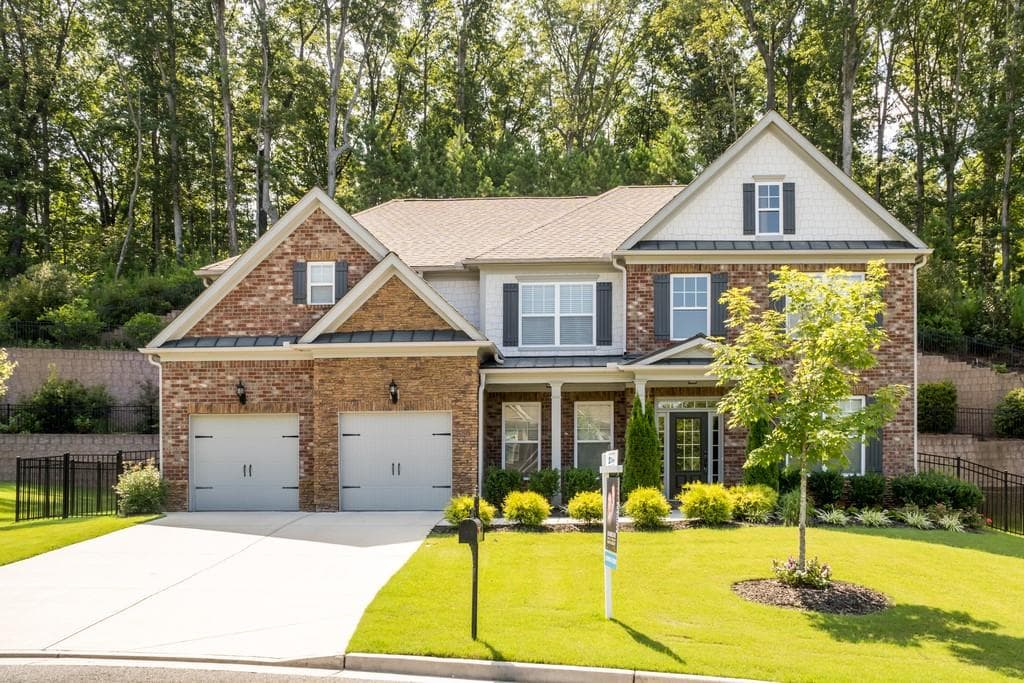 6 bedroom, 4 bathroom, 3,836 sq ft single family residence sold at 1130 Mosspointe Drive, Roswell, GA 30075