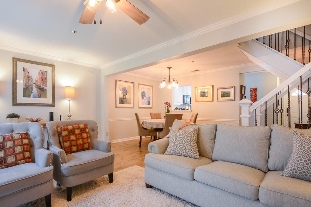 2 bedroom, 3 bathroom, 1,280 sq ft townhouse sold at 2870 DRESDEN SQUARE Drive, Atlanta, GA 30341
