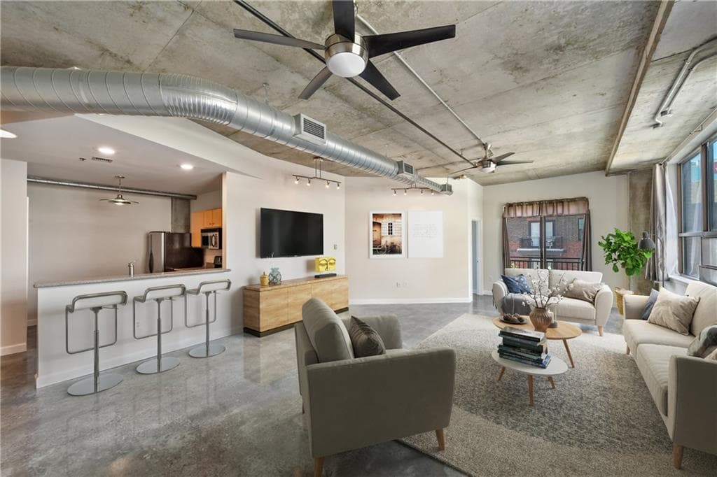 2 bedroom, 2 bathroom, 1,380 sq ft condominium sold at 115 W Peachtree Place 416, Atlanta, GA 30313