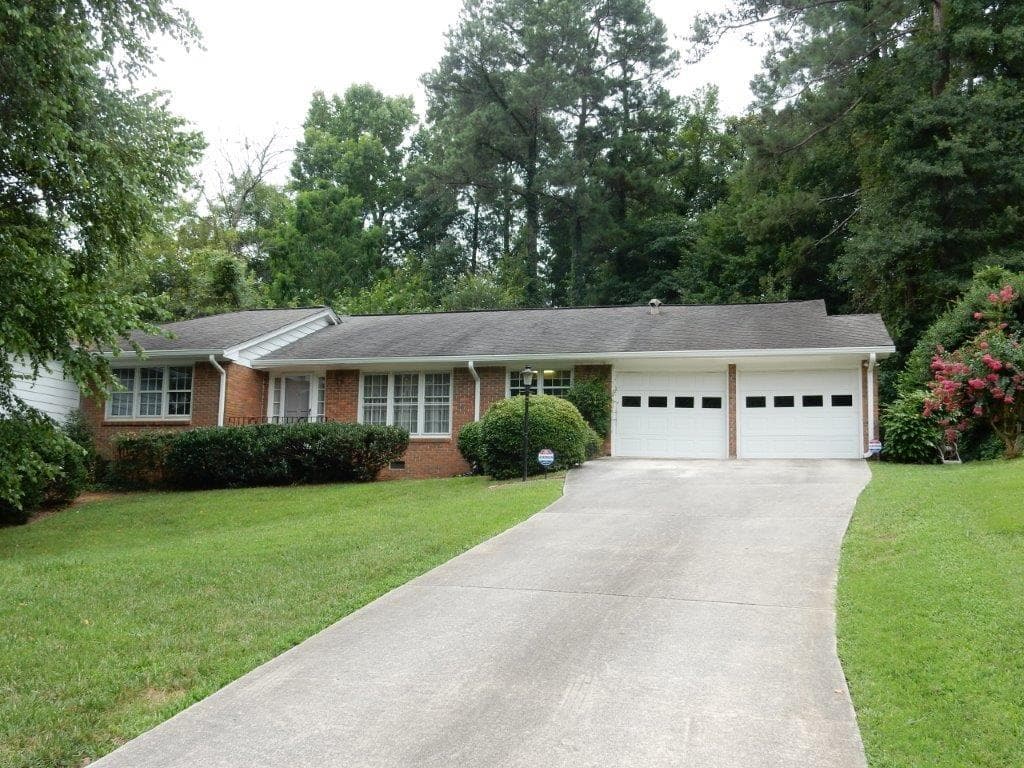 4 bedroom, 2 bathroom, 2,775 sq ft single family residence sold at 3042 Farmington Drive, Atlanta, GA 30339