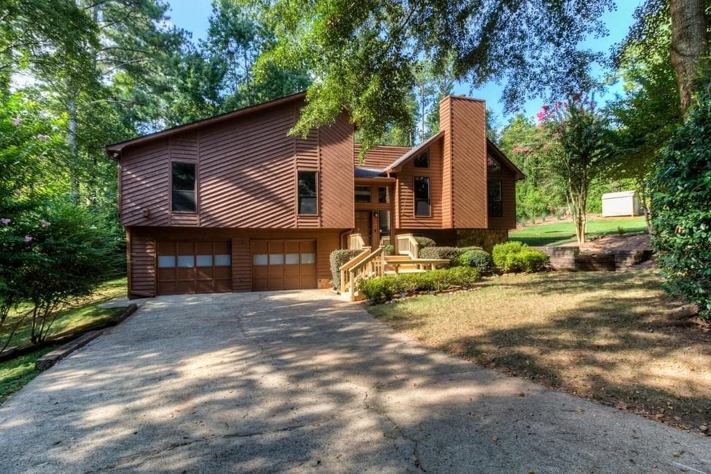 4 bedroom, 2 bathroom, 1,540 sq ft single family residence sold at 140 FARM TRAK, Roswell, GA 30075