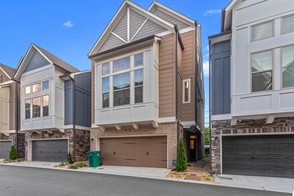 3 bedroom, 4 bathroom, 1,623 sq ft single family residence sold at 569 Mirrormont Drive, Smyrna, GA 30080