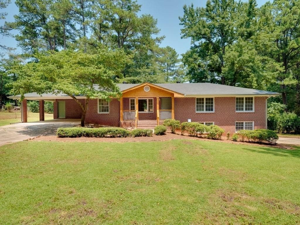 5 bedroom, 3 bathroom, 1,895 sq ft single family residence sold at 180 DORRIS Drive, Marietta, GA 30060