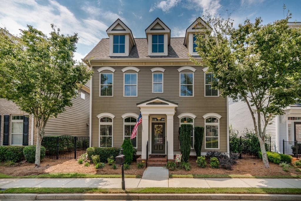 4 bedroom, 4 bathroom, 2,570 sq ft single family residence sold at 4835 Abberley Lane, Alpharetta, GA 30022