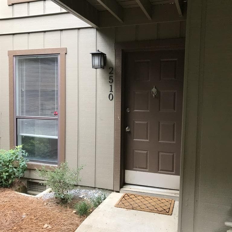 2 bedroom, 1 bathroom, 1,148 sq ft condominium sold at 2510 CUMBERLAND Court, Smyrna, GA 30080