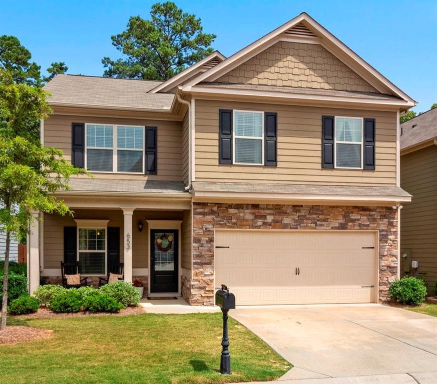 4 bedroom, 3 bathroom, 2,600 sq ft single family residence sold at 653 Georgia Way, Woodstock, GA 30188
