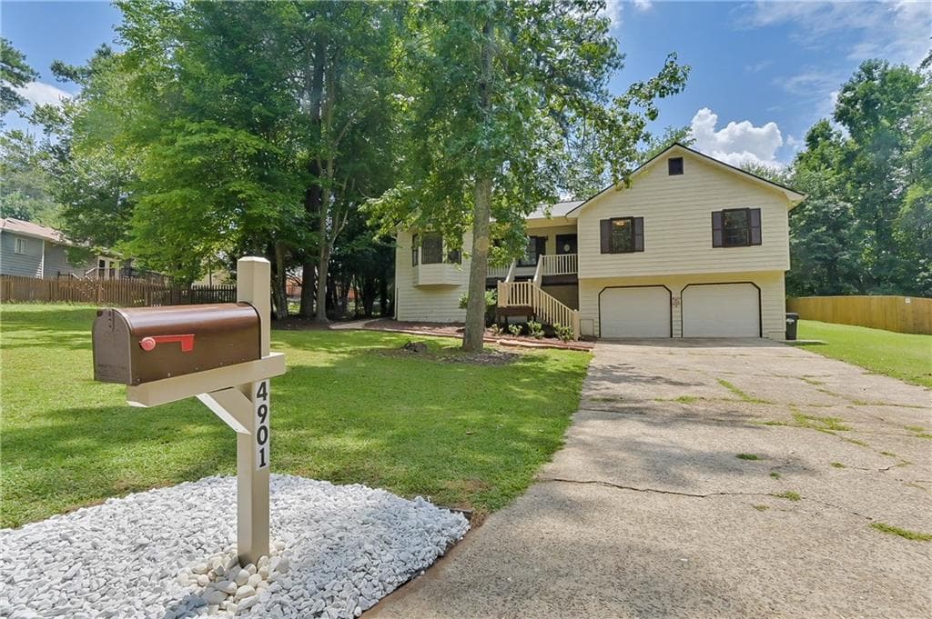 3 bedroom, 2 bathroom single family residence sold at 4901 Hawk Trail, Marietta, GA 30066