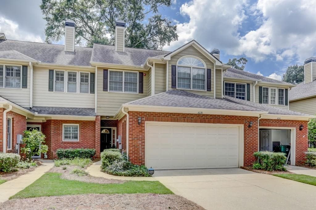 3 bedroom, 3 bathroom, 1,872 sq ft townhouse sold at 1628 Ivy Spring Drive, Smyrna, GA 30080