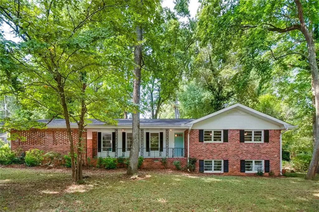 3 bedroom, 2 bathroom, 1,824 sq ft single family residence sold at 2923 Lone Star Trail, Atlanta, GA 30340