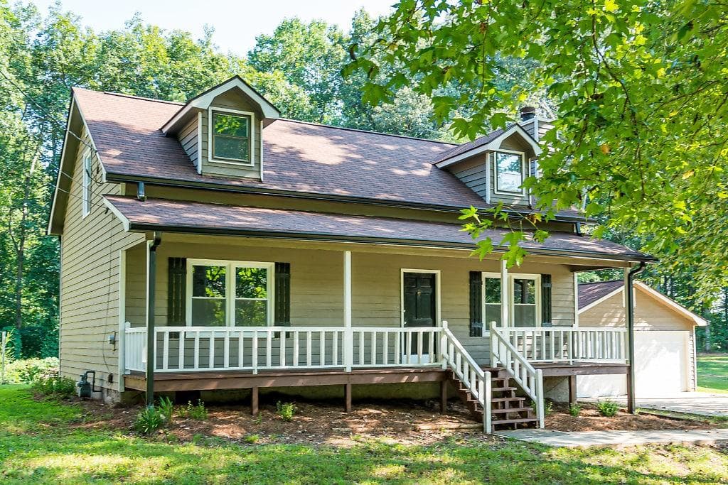 3 bedroom, 2 bathroom, 1,329 sq ft single family residence sold at 135 Dalena Way, Dallas, GA 30157