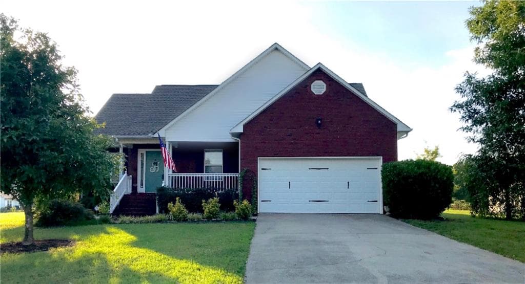 3 bedroom, 2 bathroom, 1,406 sq ft single family residence sold at 126 KENNEDY Drive, Adairsville, GA 30103