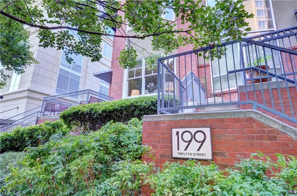 2 bedroom, 2 bathroom, 1,824 sq ft townhouse sold at 199 12th Street 6, Atlanta, GA 30309