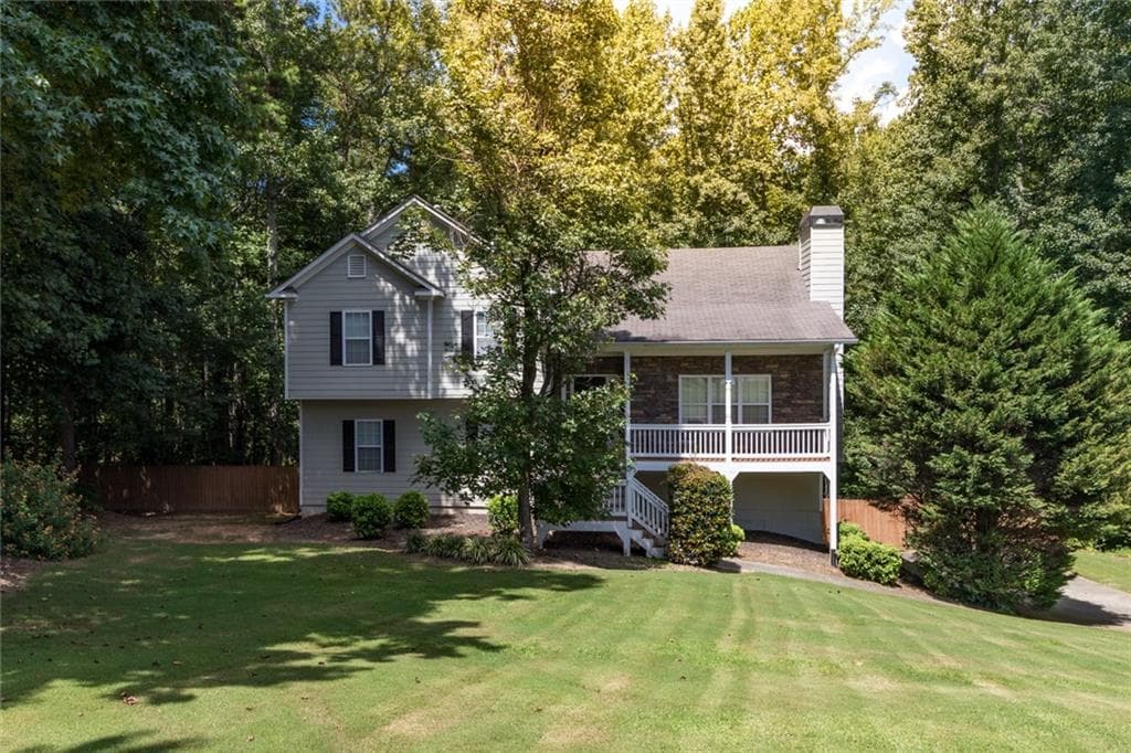 4 bedroom, 3 bathroom, 1,817 sq ft single family residence sold at 3834 Autumn View Lane, Acworth, GA 30101