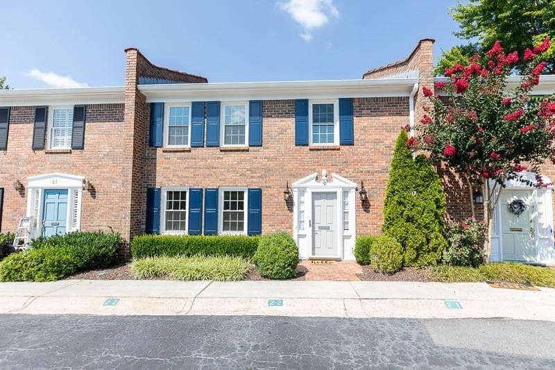 3 bedroom, 3 bathroom, 1,944 sq ft townhouse sold at 4545 Wieuca Road 22, Atlanta, GA 30342