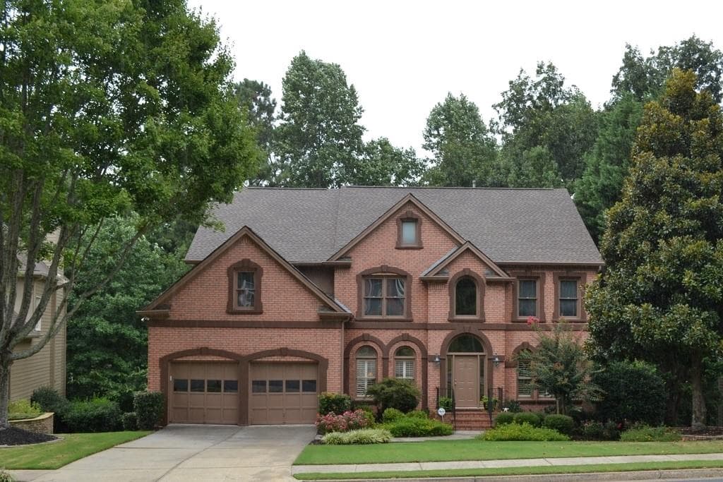 6 bedroom, 4 bathroom, 4,800 sq ft single family residence sold at 1240 TIMBERLINE Place, Alpharetta, GA 30005