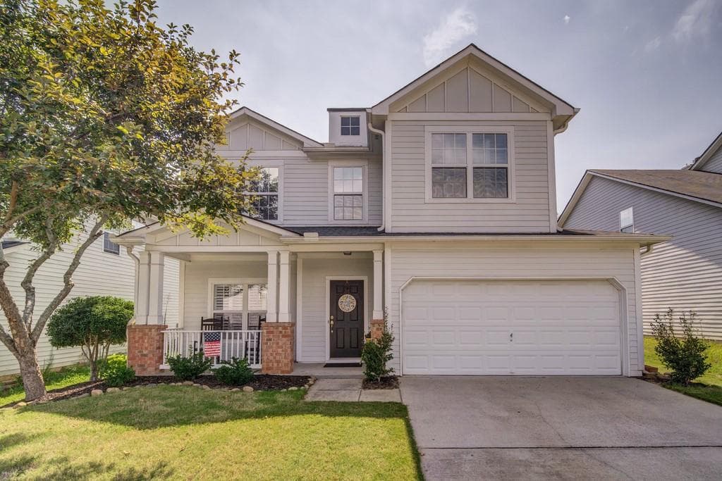 4 bedroom, 3 bathroom, 1,823 sq ft single family residence sold at 1370 Dukes Creek Drive, Kennesaw, GA 30152
