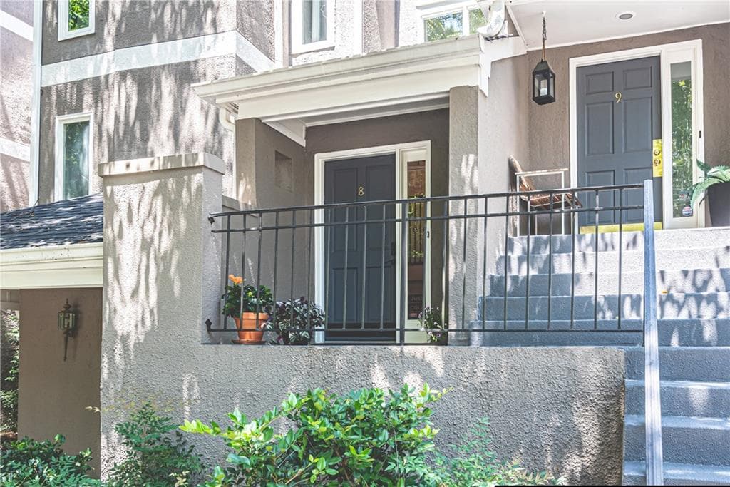 2 bedroom, 2 bathroom, 1,450 sq ft condominium sold at 8 BRITTANY Way, Atlanta, GA 30324