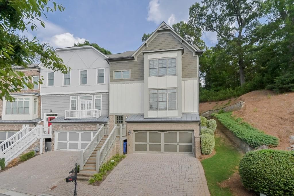 3 bedroom, 4 bathroom, 2,839 sq ft townhouse sold at 1664 Gilstrap Lane, Atlanta, GA 30318