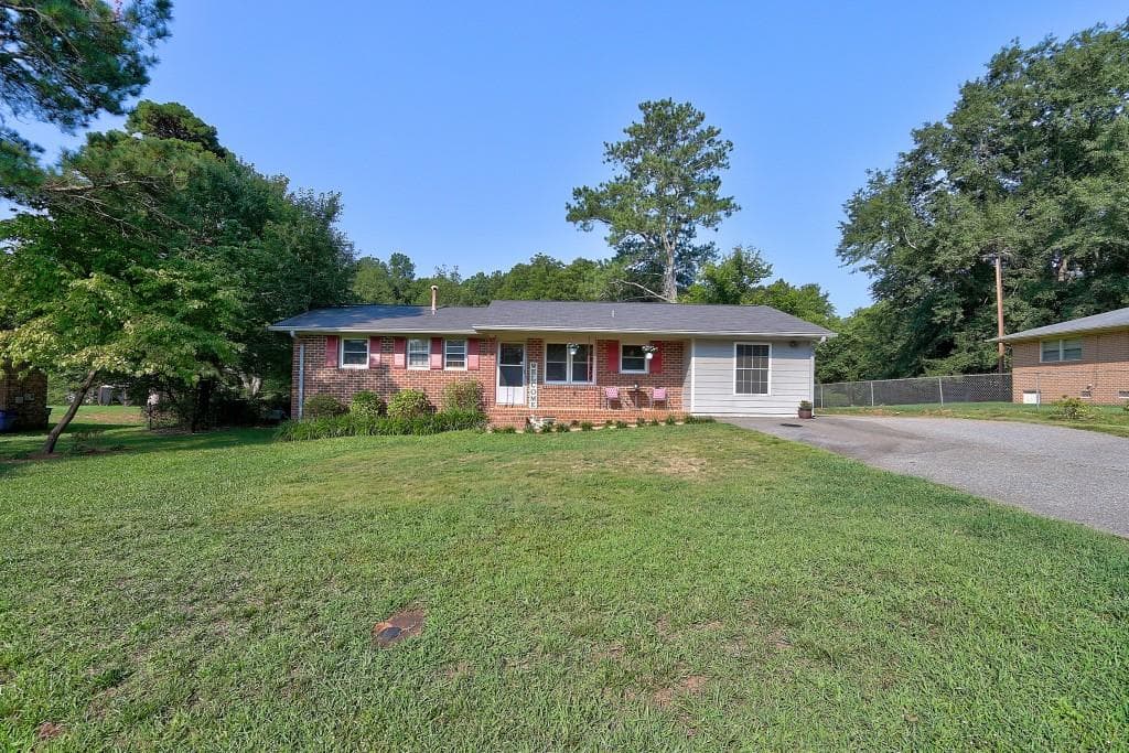 141 Glendale Heights, Winterville, GA 30683 — most recent listing photo