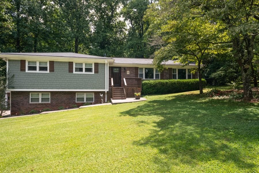 4 bedroom, 3 bathroom, 2,926 sq ft single family residence sold at 1060 Tanglewood Trail, Woodstock, GA 30189